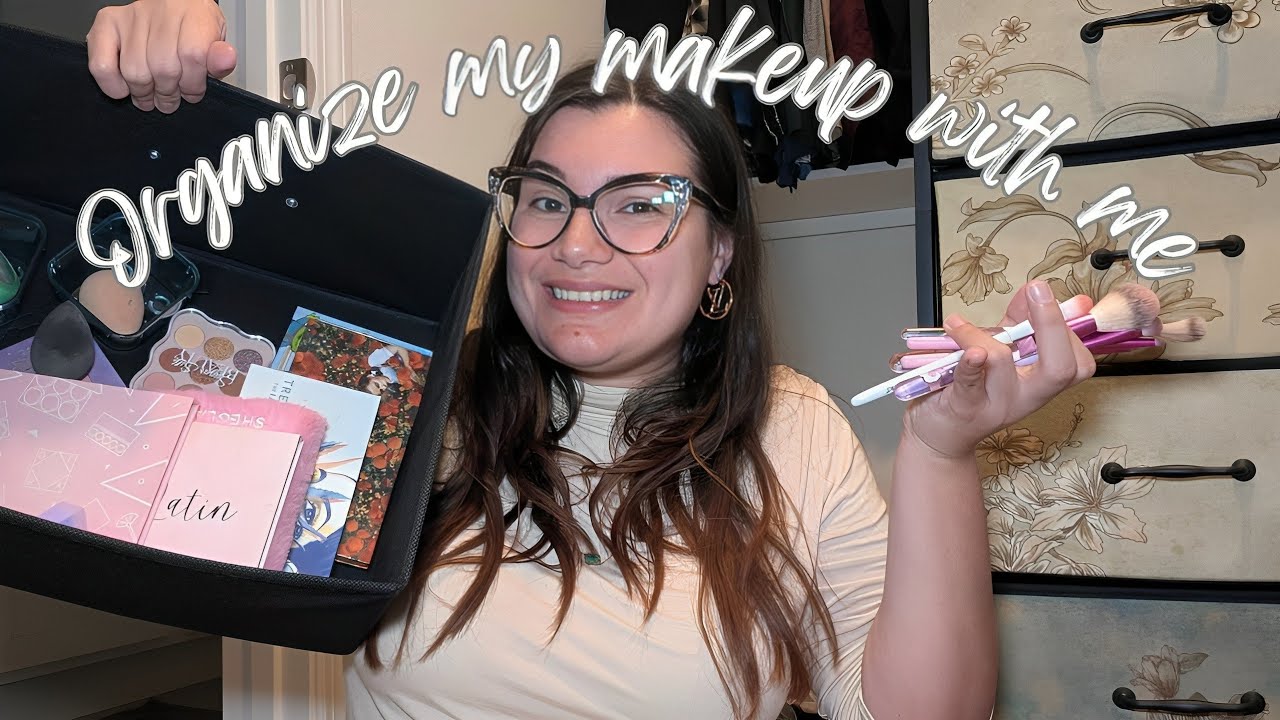 Organize and Declutter my Really SMALL Makeup Collection with me ✨💄