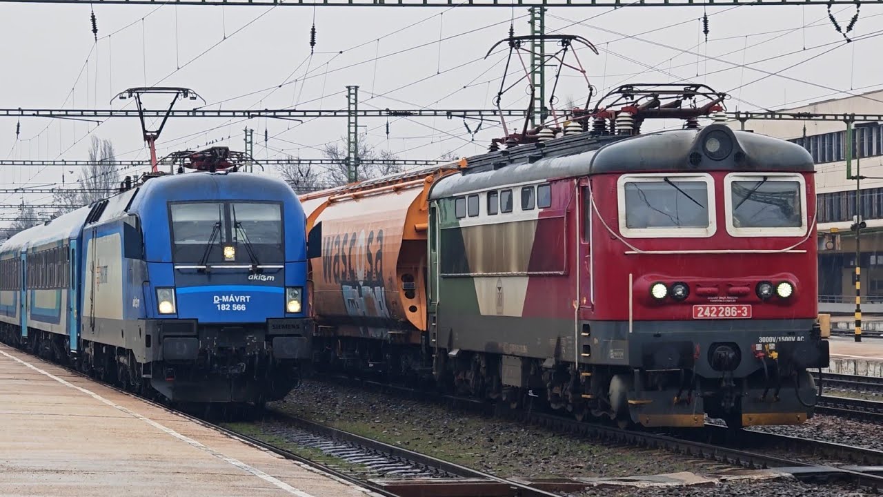 Egy esős nap Szolnok vasútállomáson