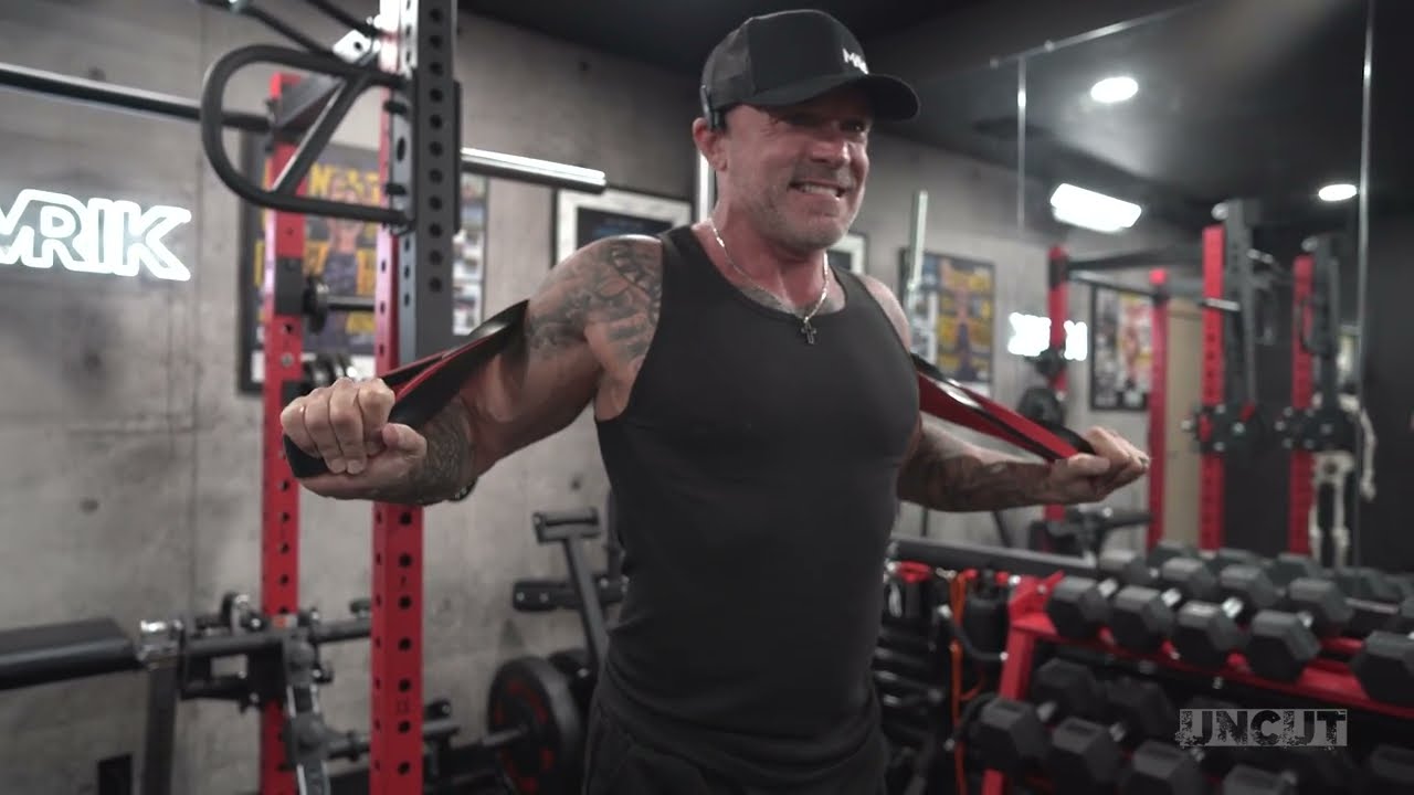 James Grage Workout: CHEST & TRI’s using Bodyweight + Bands | Raw & Uncut | Day 5