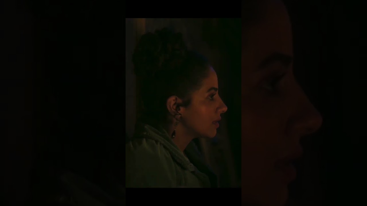 Yaz and the Doctor Snogging Byron