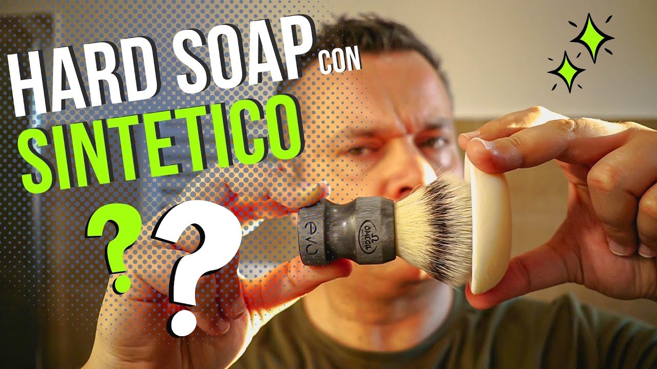 Montaggio del sapone solido Elem&igrave; con pennello sintetico Omega EVO