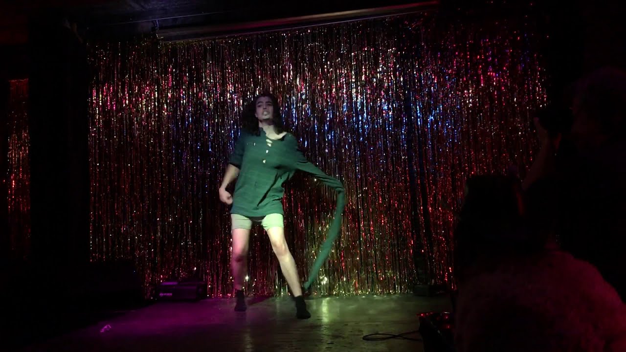 Maxxx Pleasure Performs Grunge-y Number in Brooklyn (Jan 2018) • Drag King Performance Clip