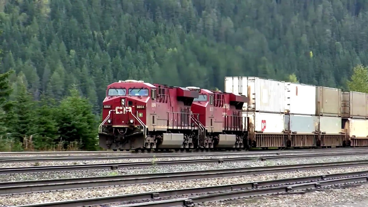 Kicking Horse Pass - Field to Golden