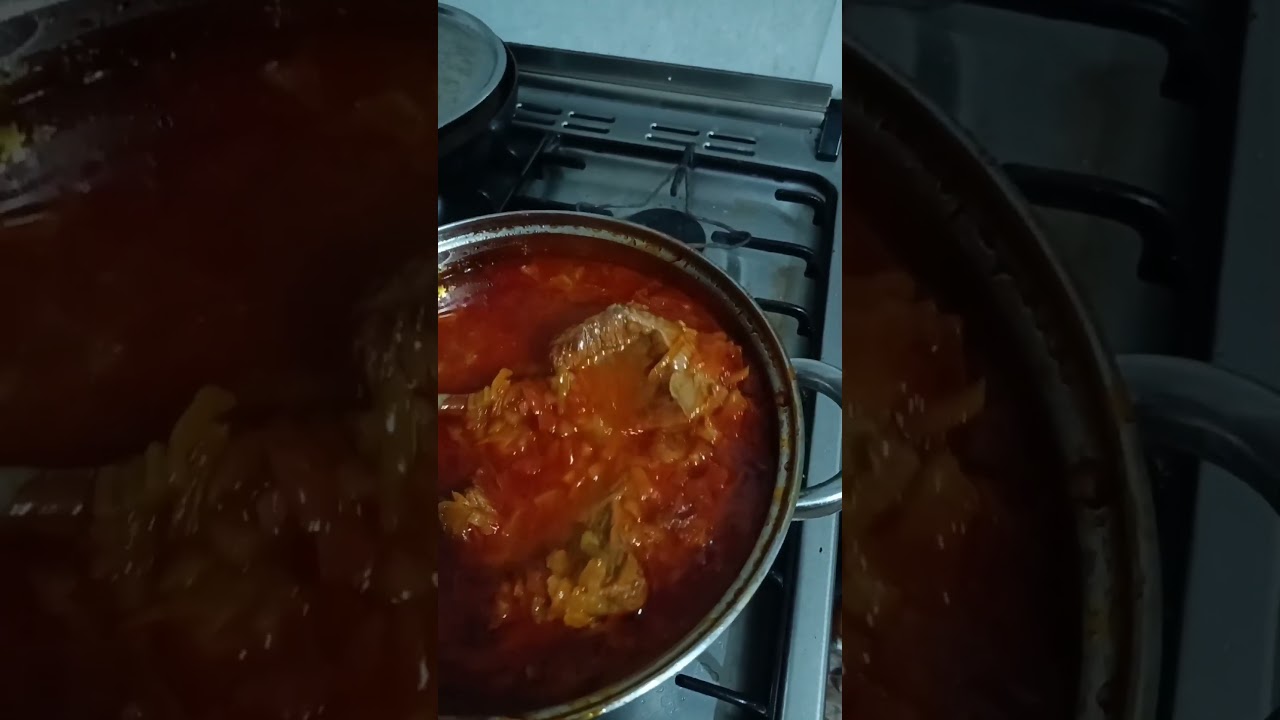 la buona cucina italiana spezzatino dimanzo con cipolle di Cannara sedano carota passata olio sale