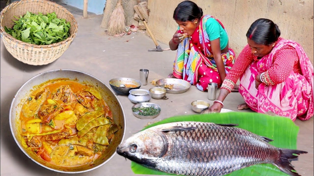 BLACK ROHU FISH curry with vegetables&aloo shak vaji cooking and eating by santali tribe women