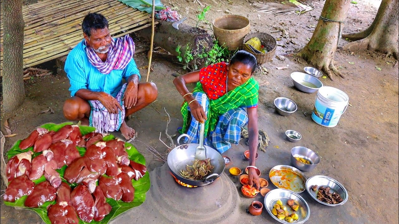 chicken liver curry cooking by santali tribe grandma in her traditional style || chicken curry