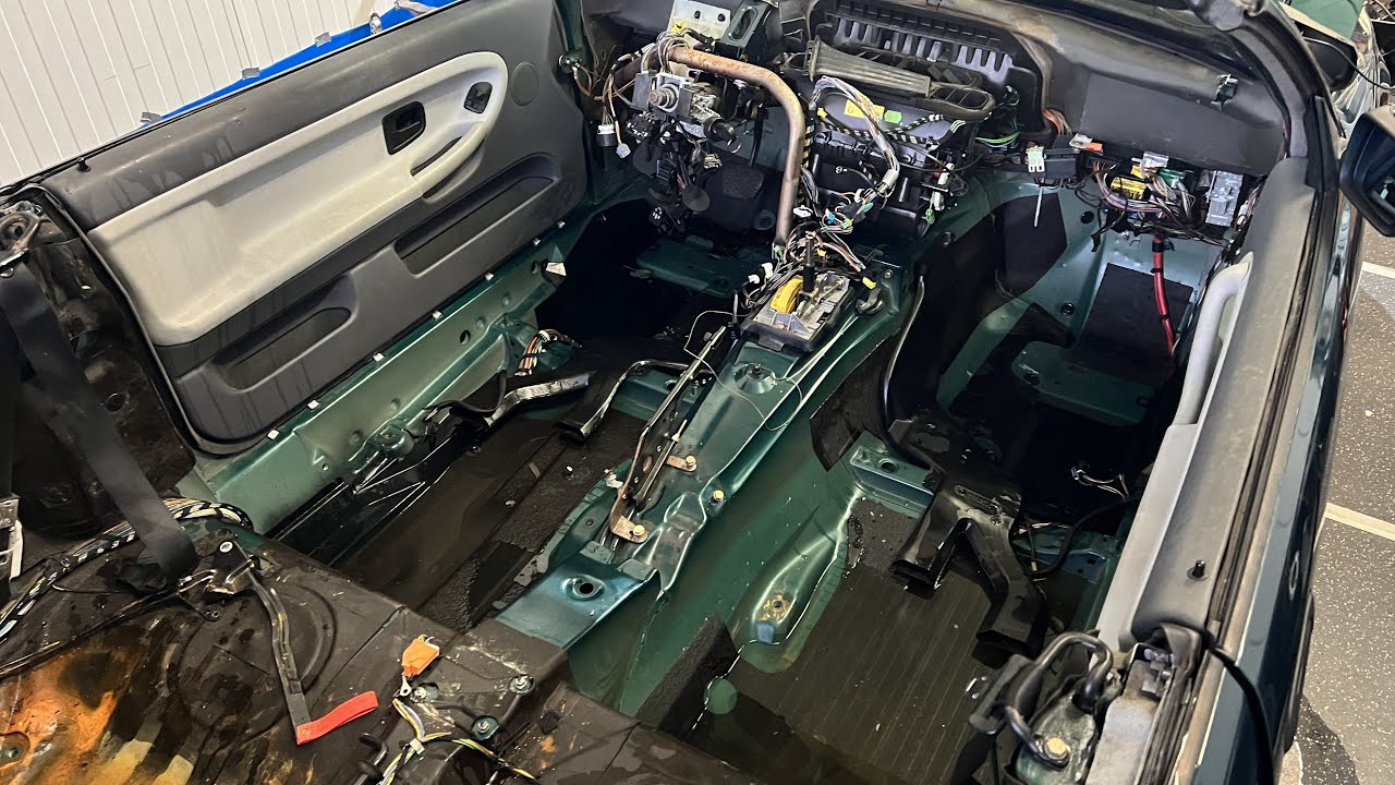 Let's take it apart ! BMW E36 328i Cabrio I MC MOTORS