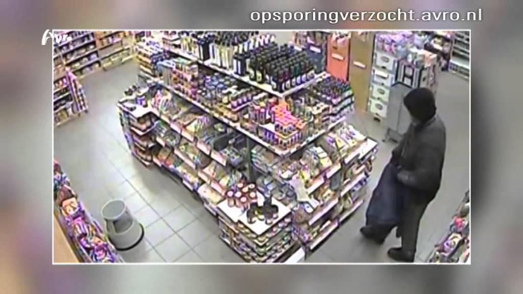 Nunspeet: Mislukte overval Xenos aan de Dorpsstraat