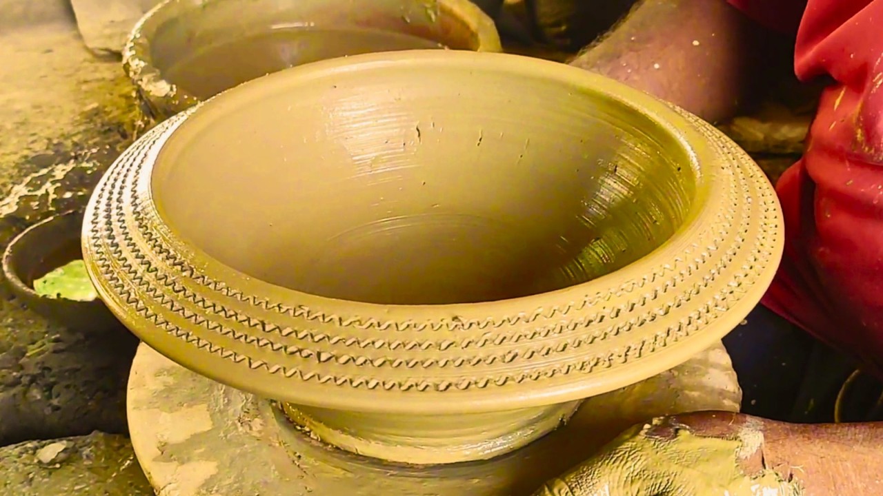 Primitive Village Pottery Technique Using Only Fingers, Patience, and Time