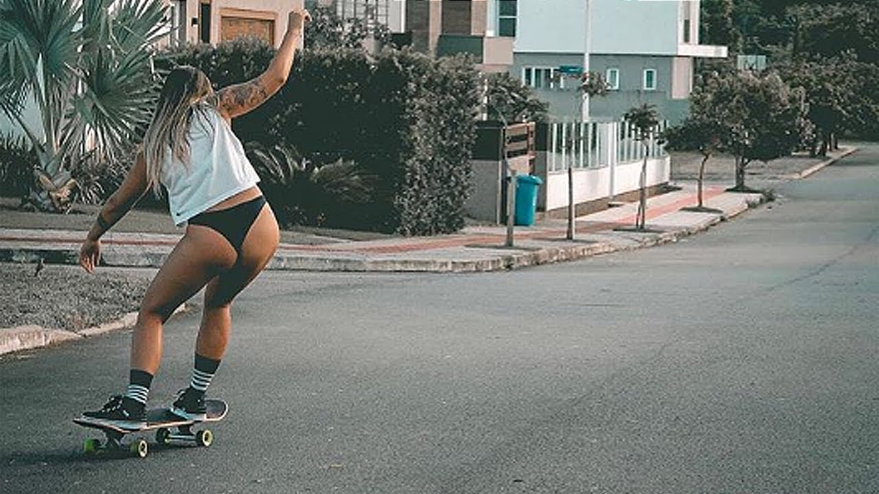 Skaters Girls Vs. Longboard Girls