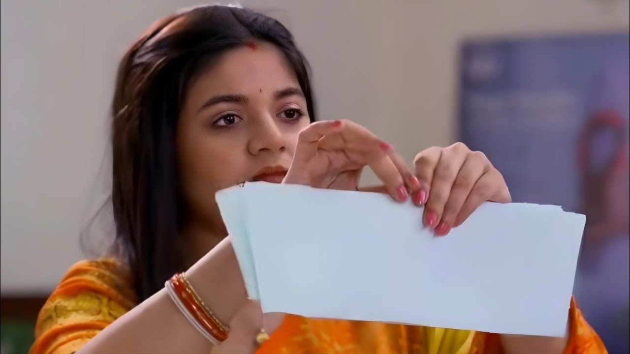 মৌলির দেওয়া ডিভোর্স পেপার মৌলির সামনে ছিরে ফেললো বানী।