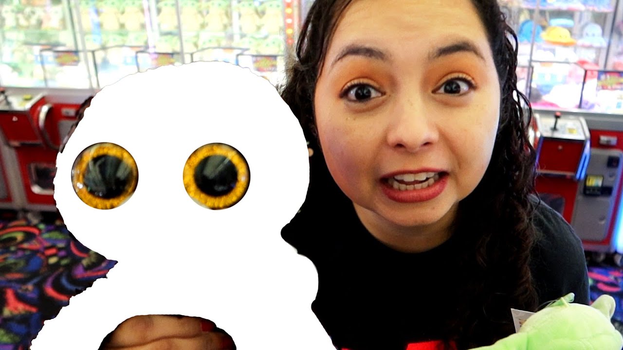 She loses at the Claw Machines so I can Win!