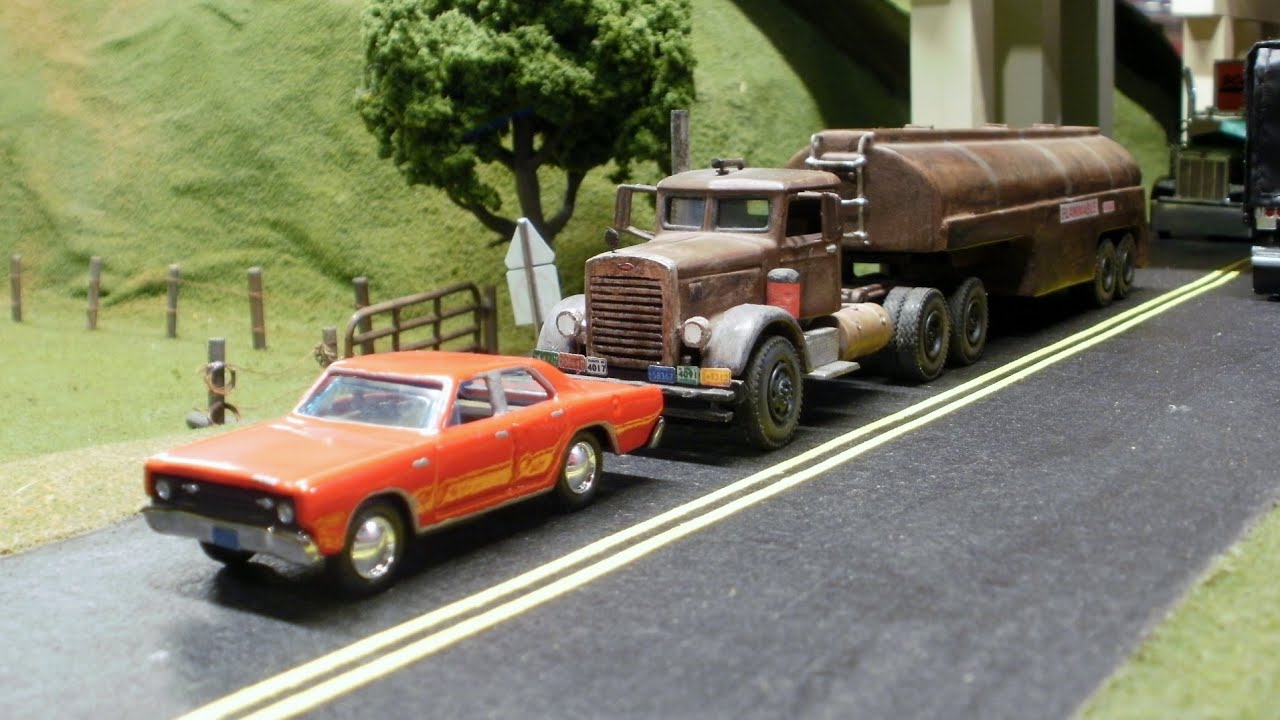 Plow Bender's Custom Creations No. 13 - 1955 Peterbilt 281 w/ Tanker & 1970 Plymouth Valiant (Duel)