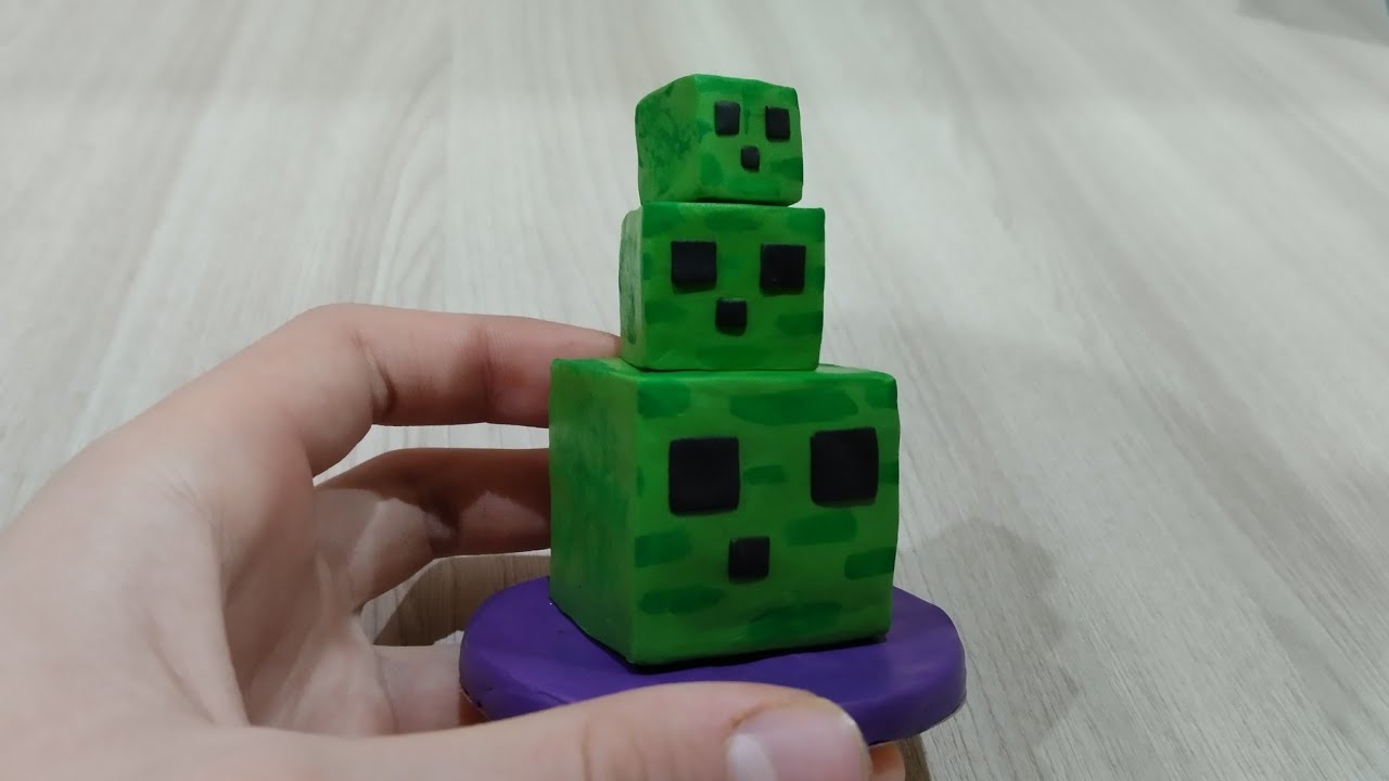 Сейчас я вам покажу как слепить Слизня из пластилина из игры Майнкрафт🟩