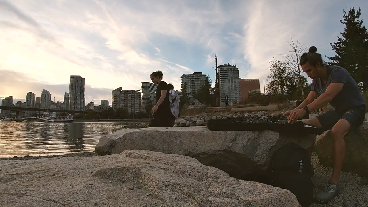 Live looping on Sep 13, 2025 on Habitat Island