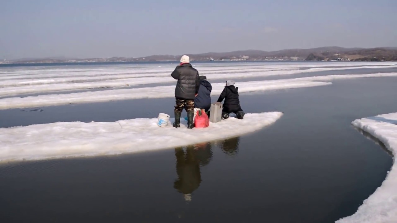 Лед оторвало с рыбаками, ханган