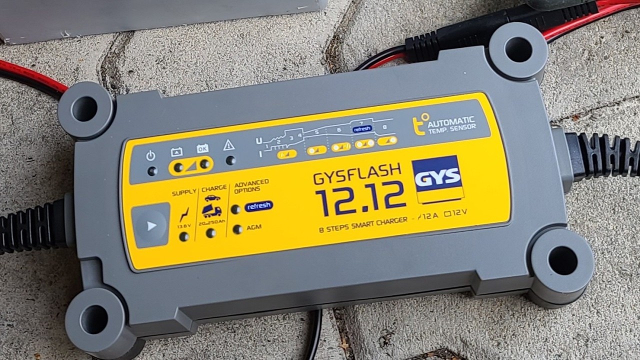 Насколько GYS умён: способен ли GYSFLASH 12.12 распознать дохлую батарею?