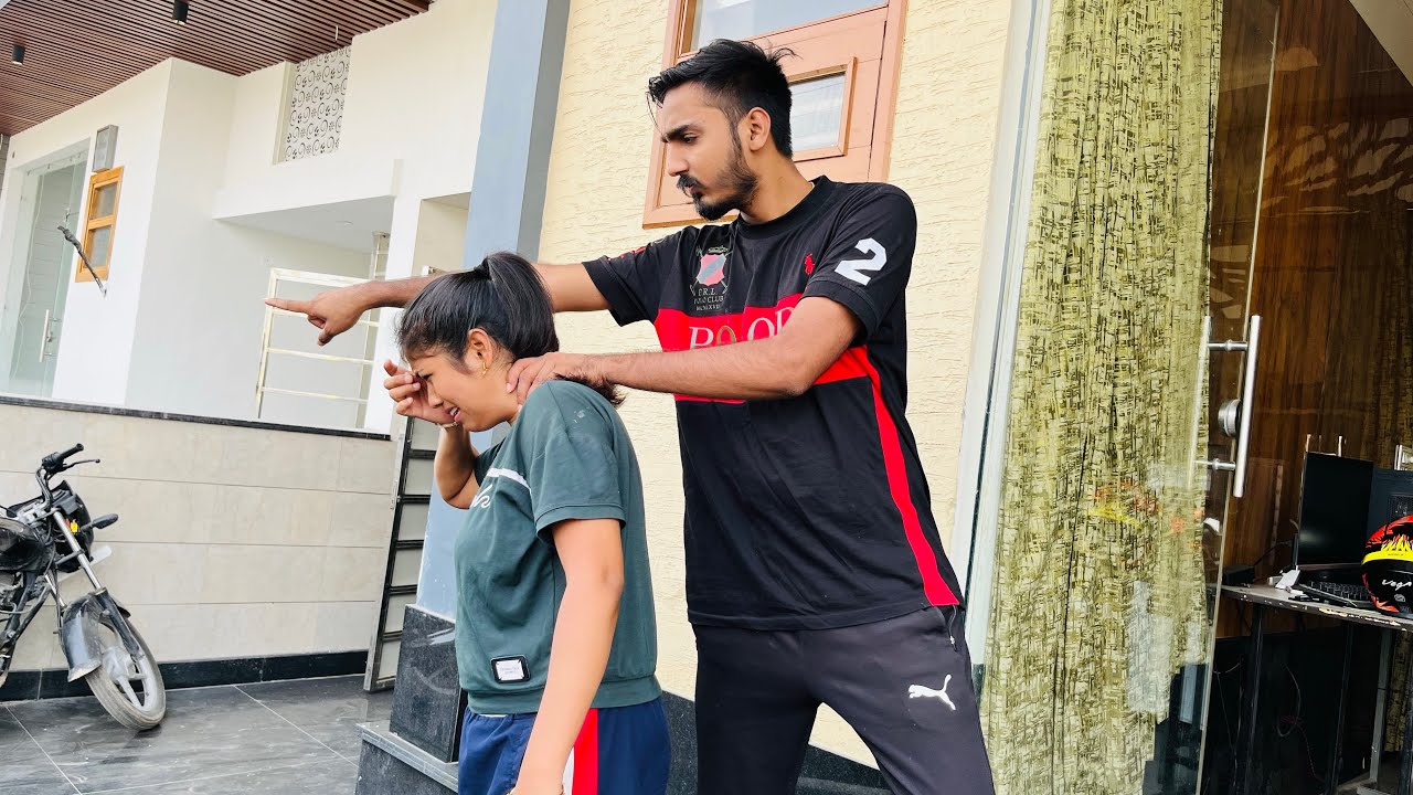 Aawara Ne Mujhe Ghar Se Nikal Diya 🥺