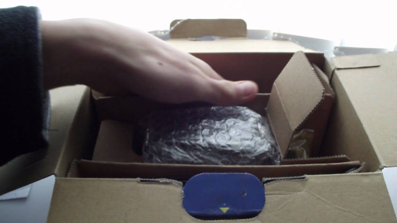 Unboxing: Panasonic SDR-H80 video camera and first look