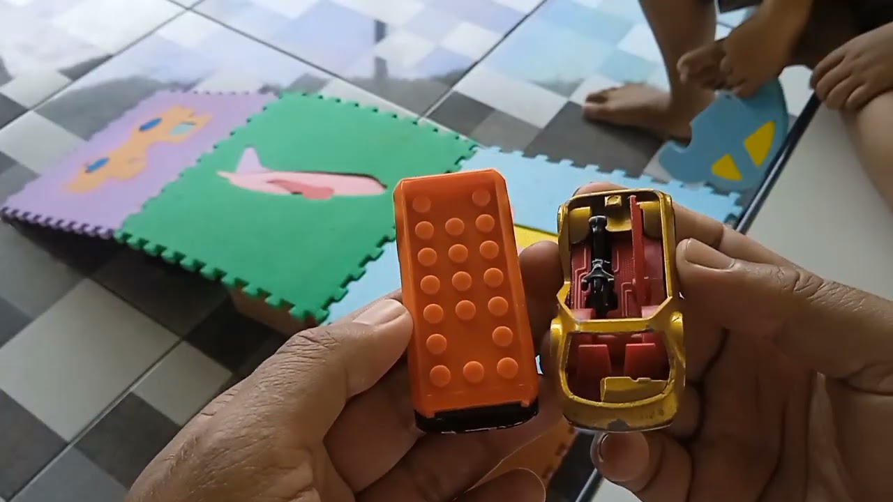 Lomba mobil hot wheels 