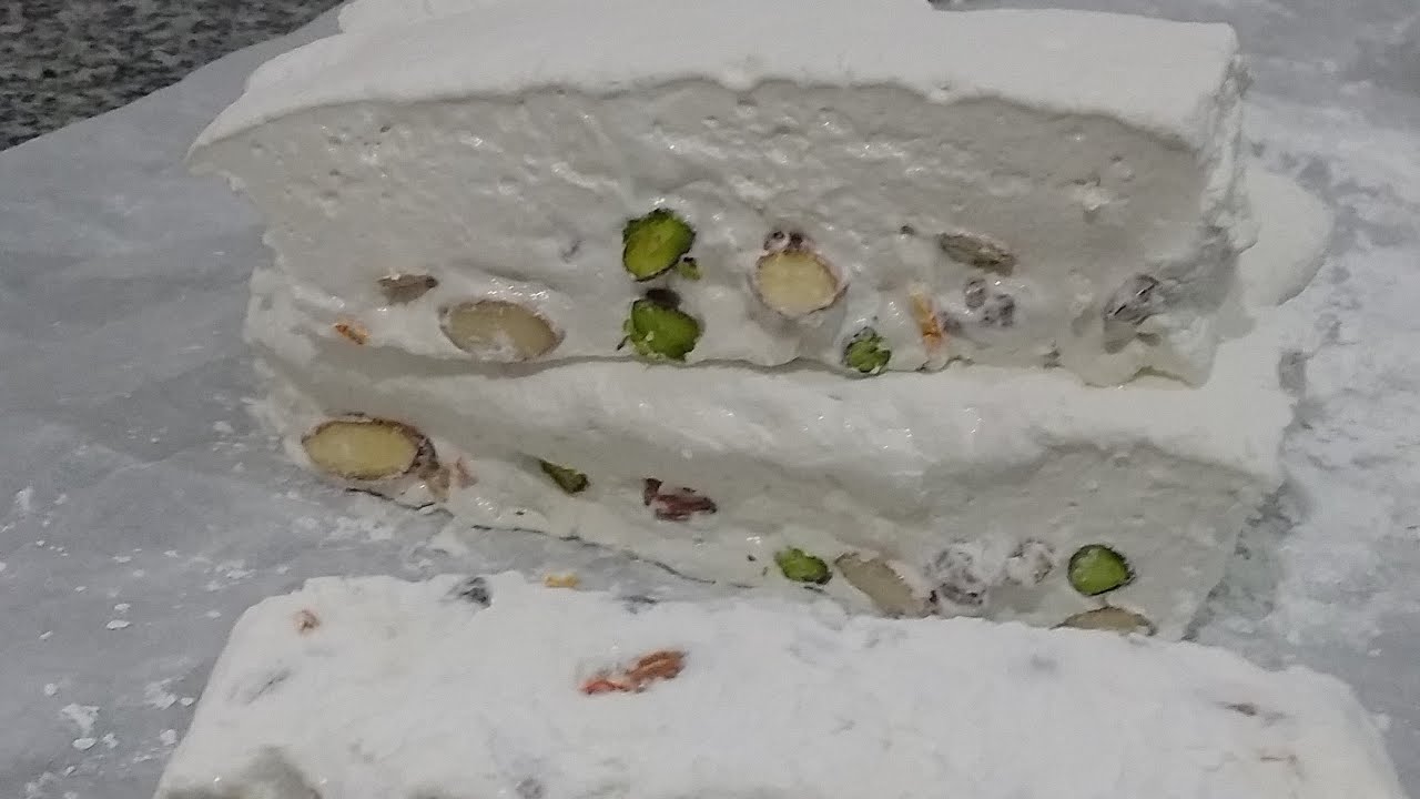 Almond and pistachio nougat - Turrón de almendras y pistachos