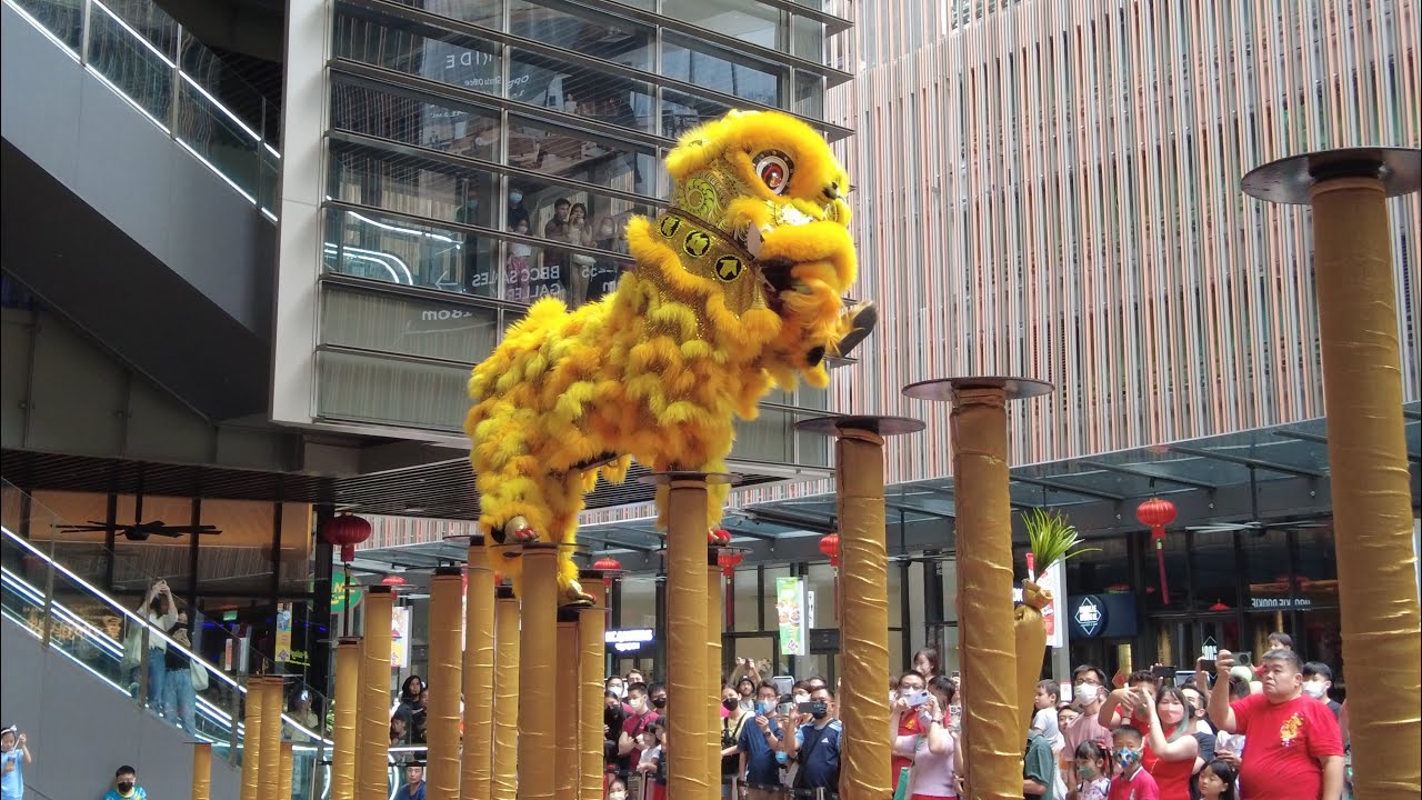 2023 ACROBATIC LION DANCE PERFORMANCE AT LALAPORT BBCC || CNY 2023