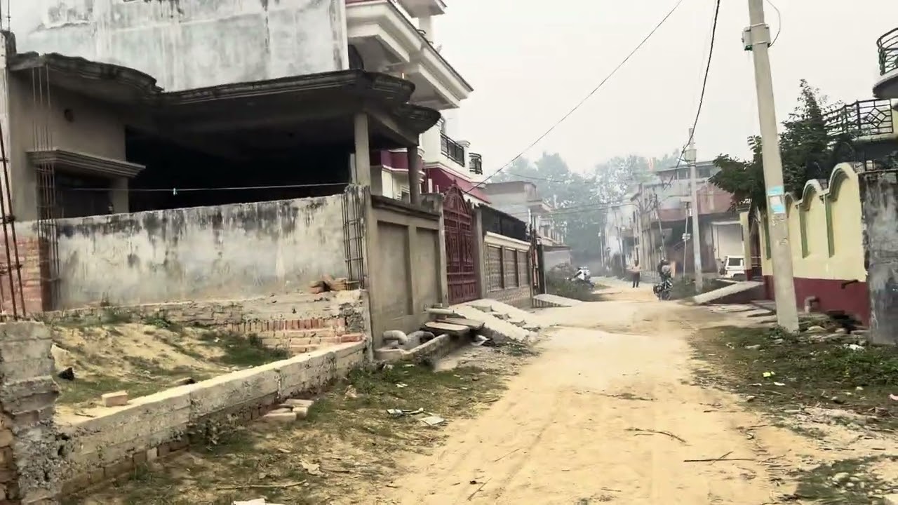 आवाशीय प्लॉट देवरिया रोड जंगल सीकरी न० नि० गो० में 1744 sqft(27.5*63.5)रेट3500अनिल मौर्य 9936850505