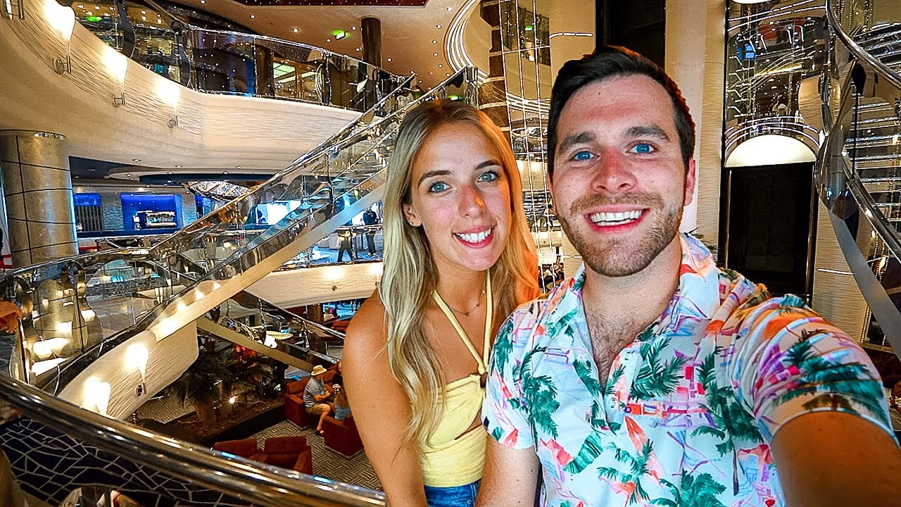 Посадка на прекрасный и недорогой круизный лайнер MSC Divina в преддверии тропического шторма
