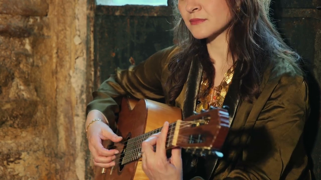 Ezgi Köker / Bülbülüm Altın Kafeste