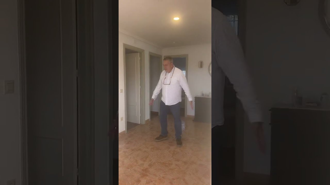 Venta de chalet con dos pisos uno de ellos duplex con diez habitaciones 984280228