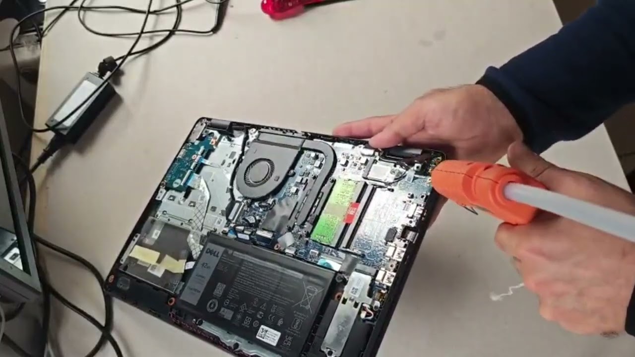 Dizüstü  Bilgisayar   Şarj Kesiliyor