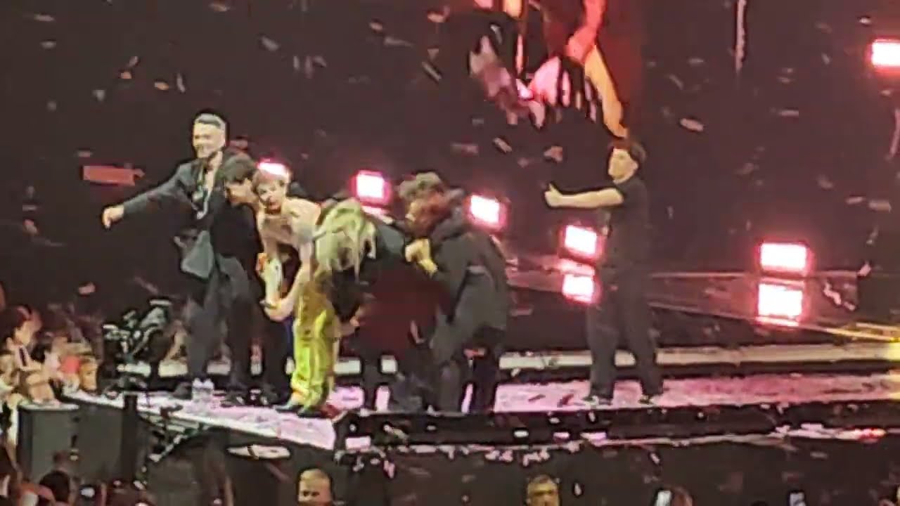 Sweet Caroline & Ending | Tom Grennan Live in London | What Ifs And Maybes Tour | 23 March 2023