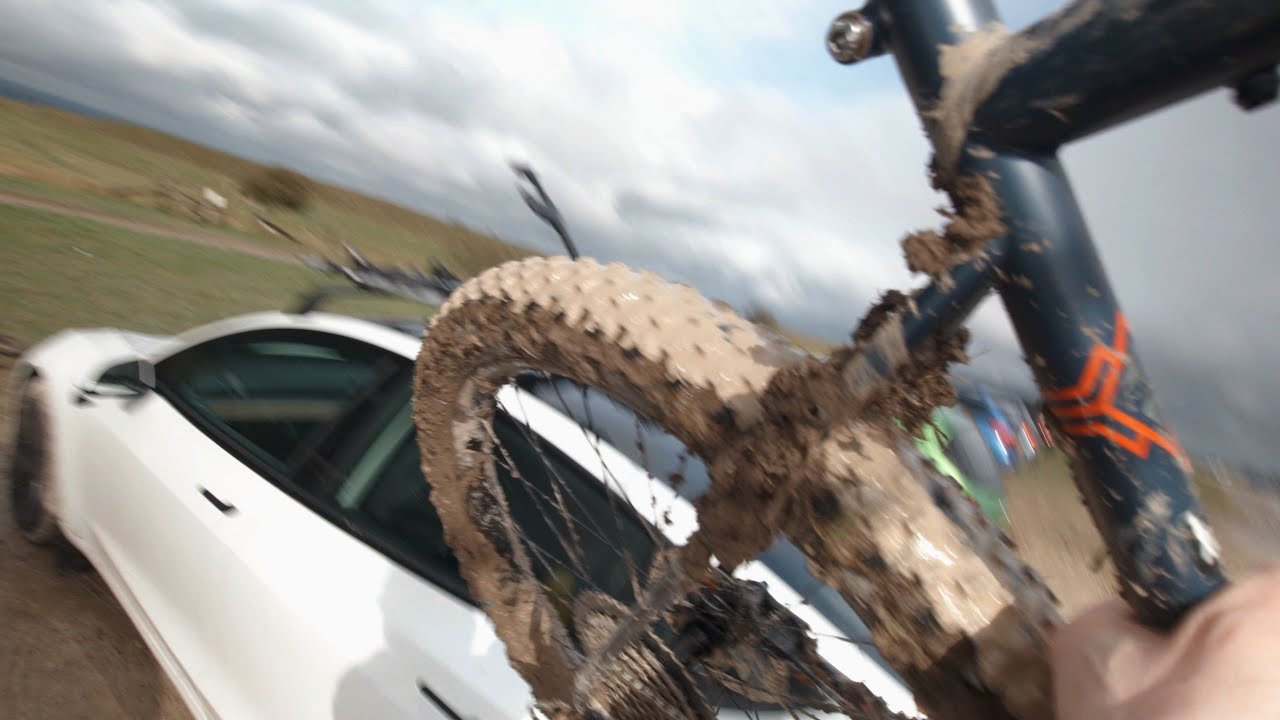 Tesla Model 3: Tow Ball vs. Roof Bars For Carrying Bikes - What You NEED To Know