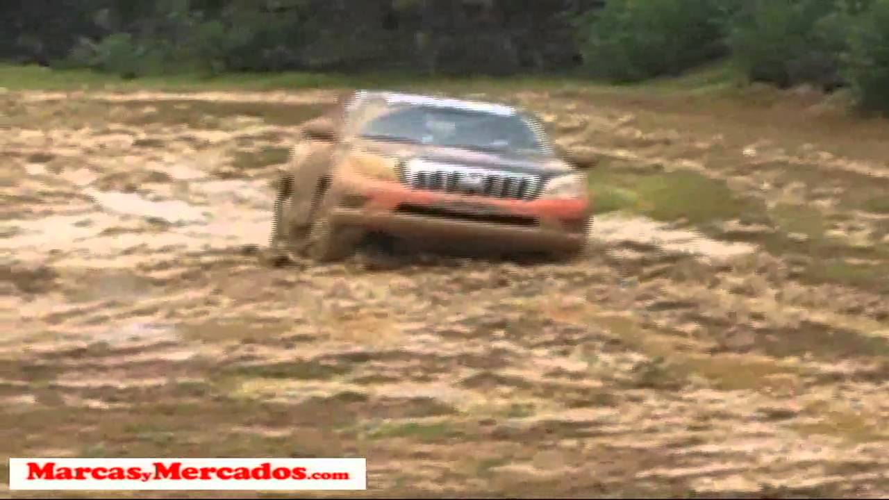 Toyota Prado 4x4. Prueba en pista de barro
