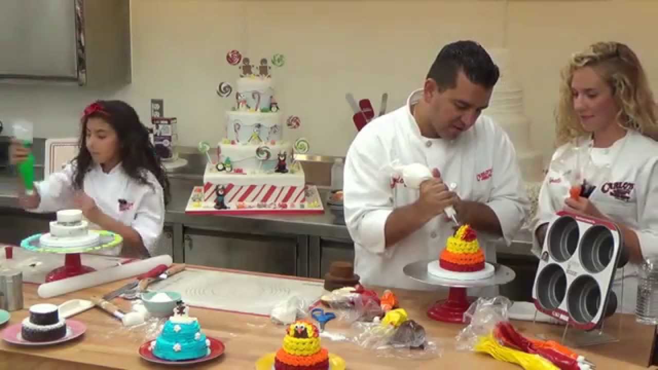 How to make a Turkey Cakelette - Holiday Baking with Cake Boss LIVE (Part 3)