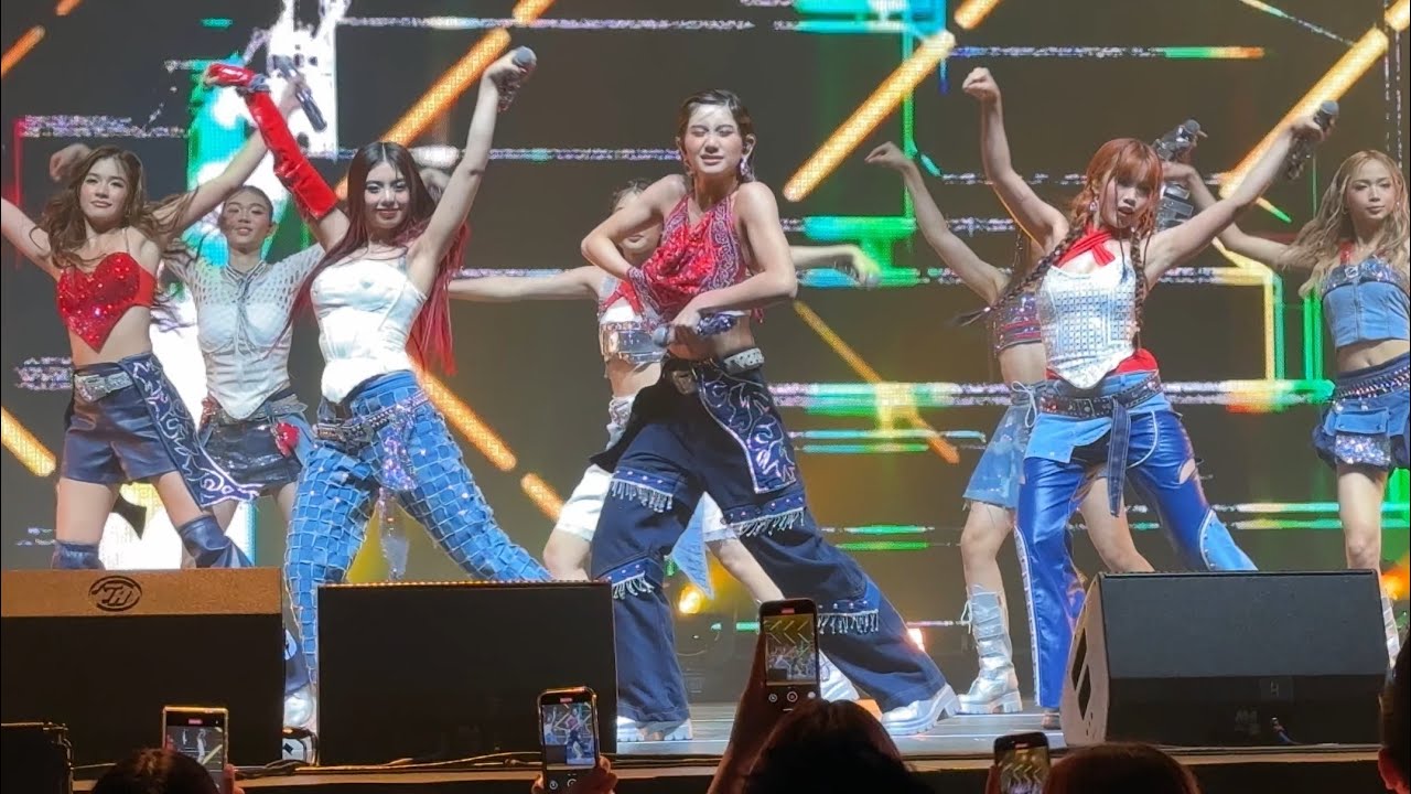 BINI - KARERA - BINIVERSE WORLD TOUR - San Francisco (fancam)