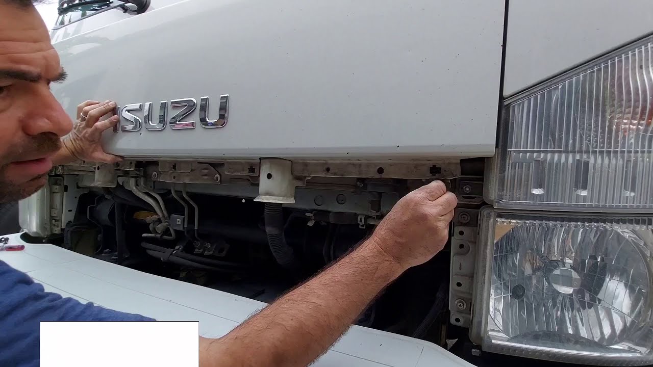 How To Fix An Isuzu Truck’s Turn Signal Light