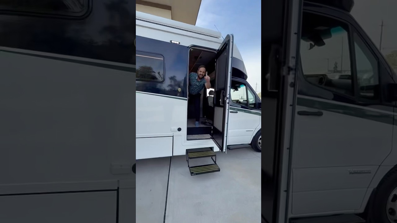 Huge luxury home on wheels #rvlife #vanlife #rv #travel #luxury