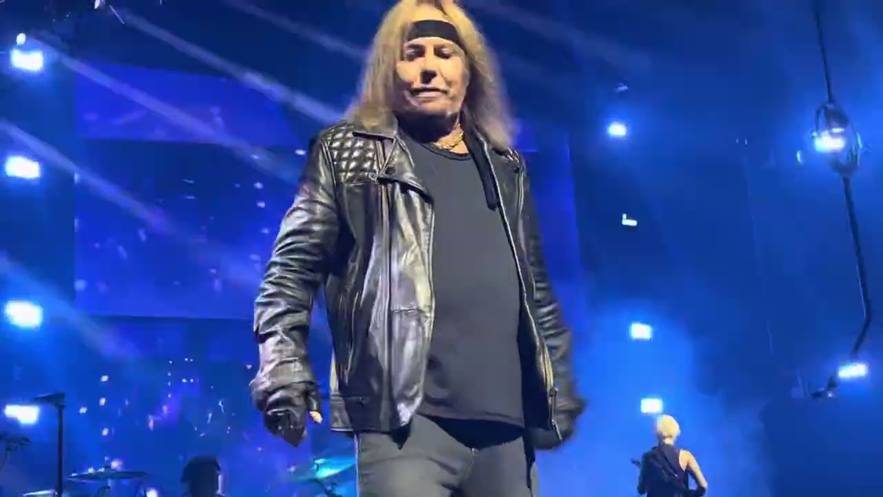 Motley Crue Live Smoking in the boys room medley 8-26-2025 