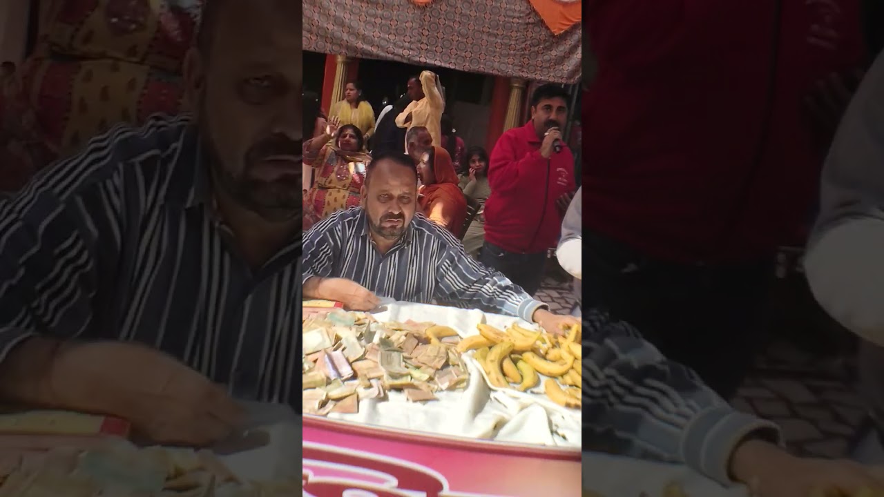 शिवालय में भगतो की लंबी लाइन जल अभिषेक के लिया