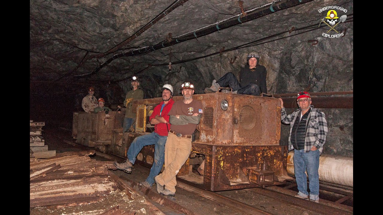 Driving and riding a vintage Plymouth Diesel locomotive at the Pine Creek Mine