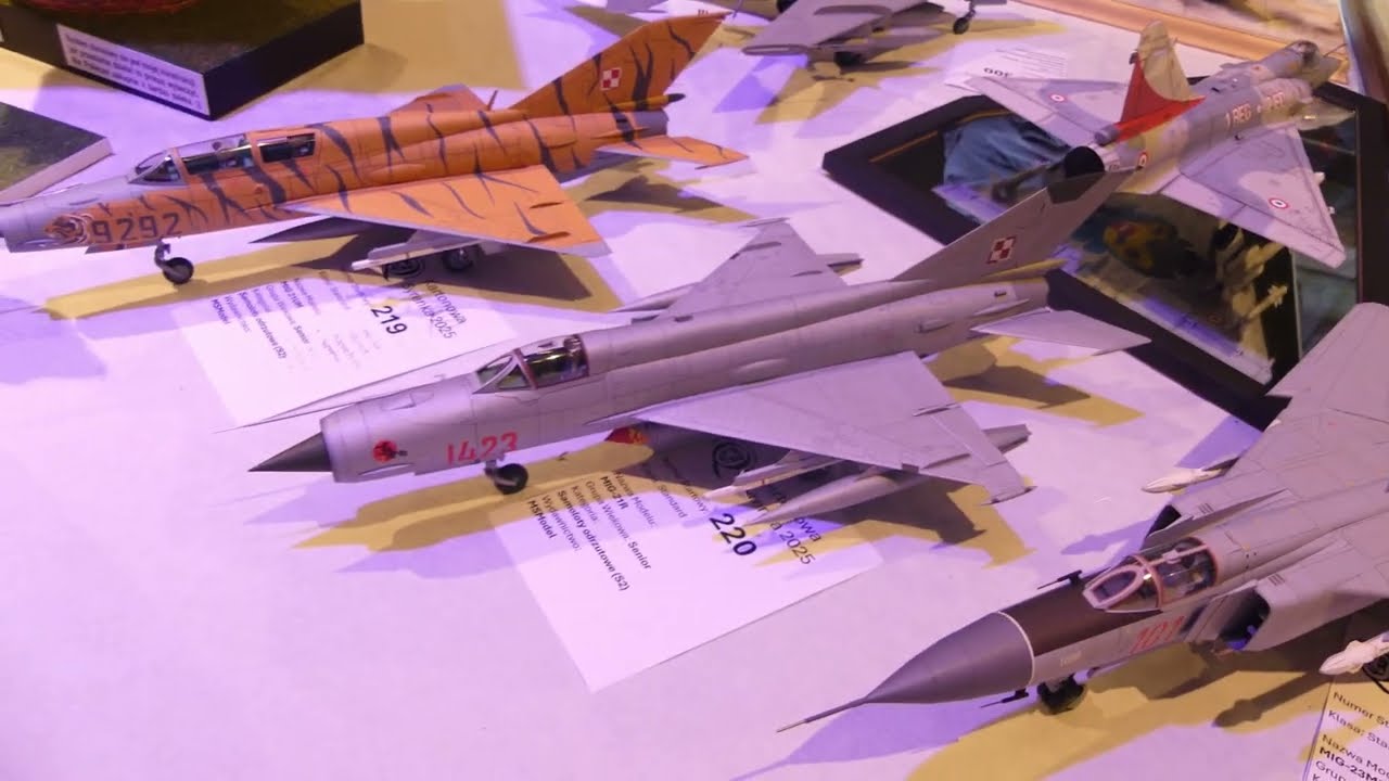 Kartonowa Syrenka 2025 - modele kartonowe / paper models / Бумажная модель