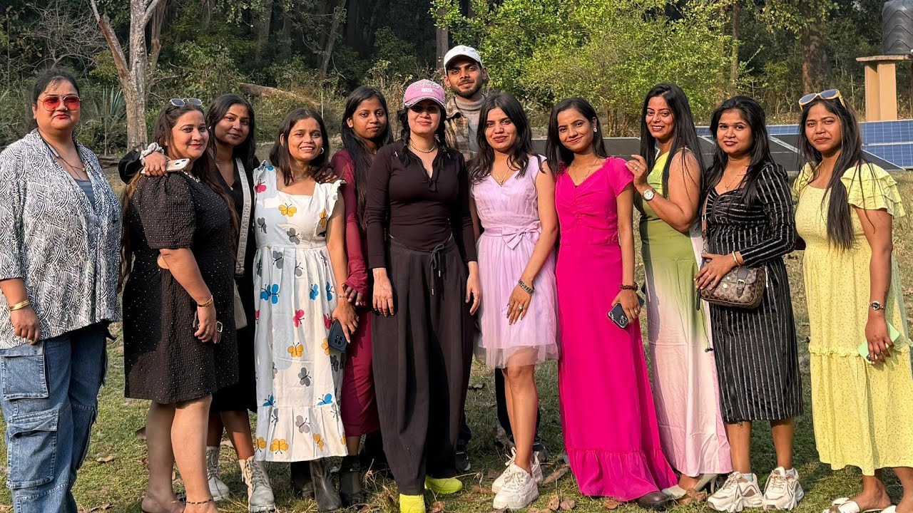 Way to Lansdowne with mahi lakra team 🛣️⛰️#mahilakrateam office trip 