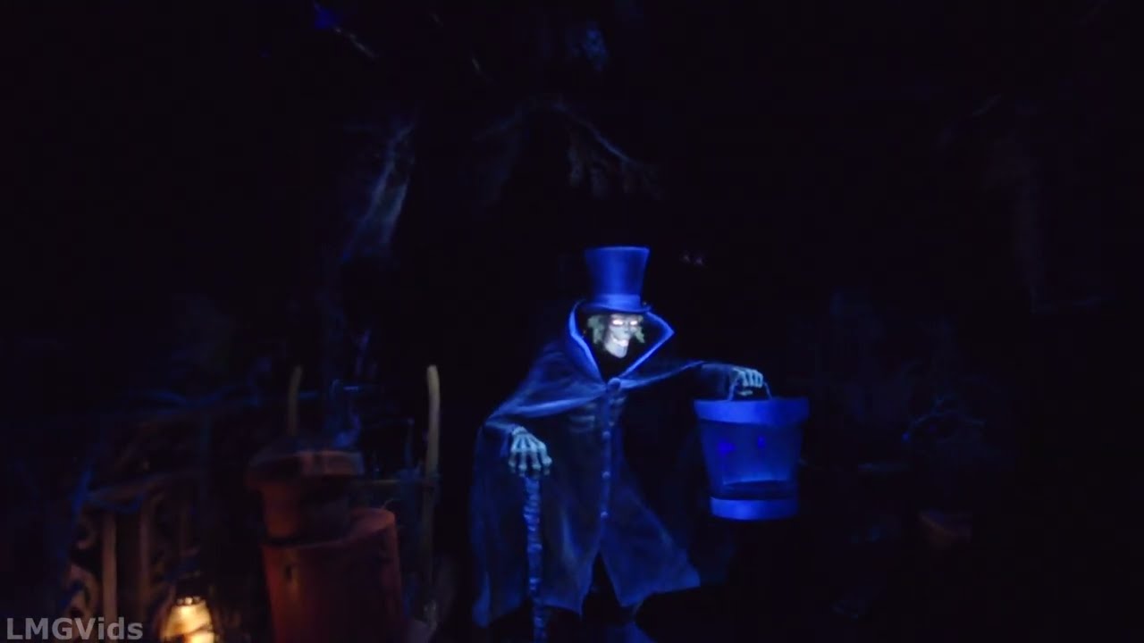 [4k] Haunted Mansion ride Disneyland (Ultra Low Light) POV Disneyland Resort Ridethrough