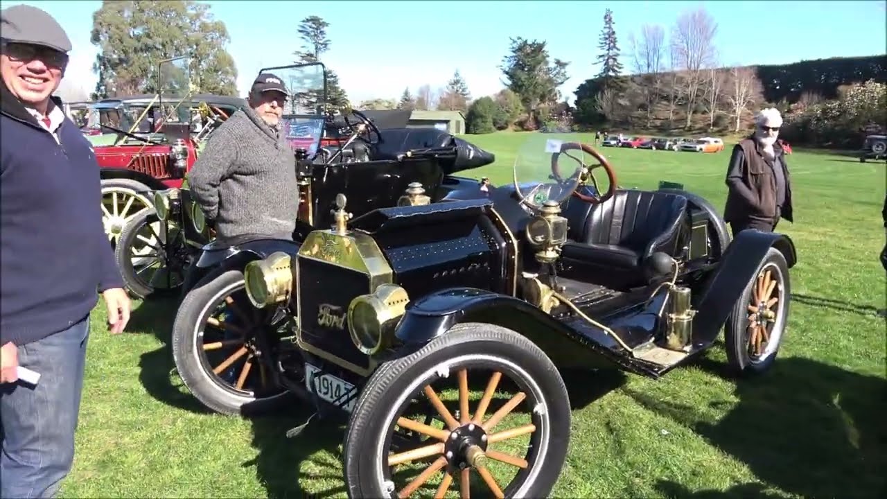 Rock on Wheels,  Classic Car gathering, Amberley NZ.