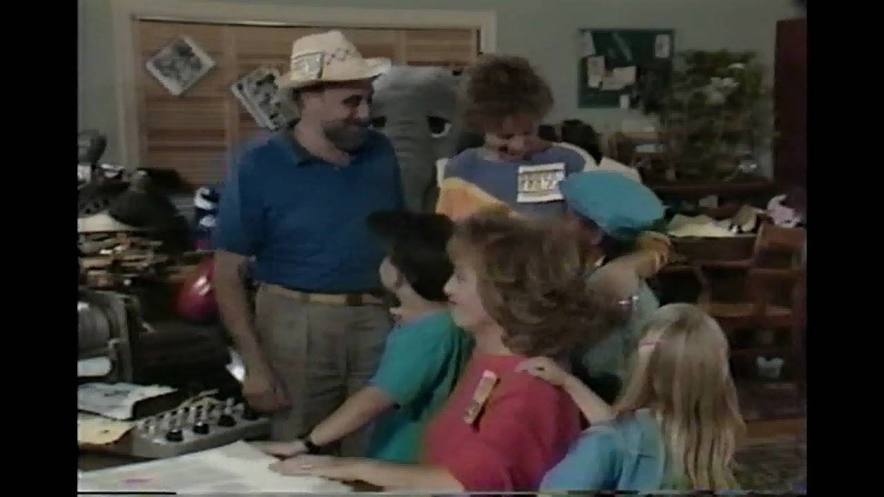 SL&B's Elephant Show- S04 E07 