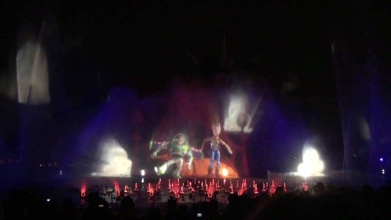 Disney World of Color   ワールドオブカラー at Preffered Dining Area