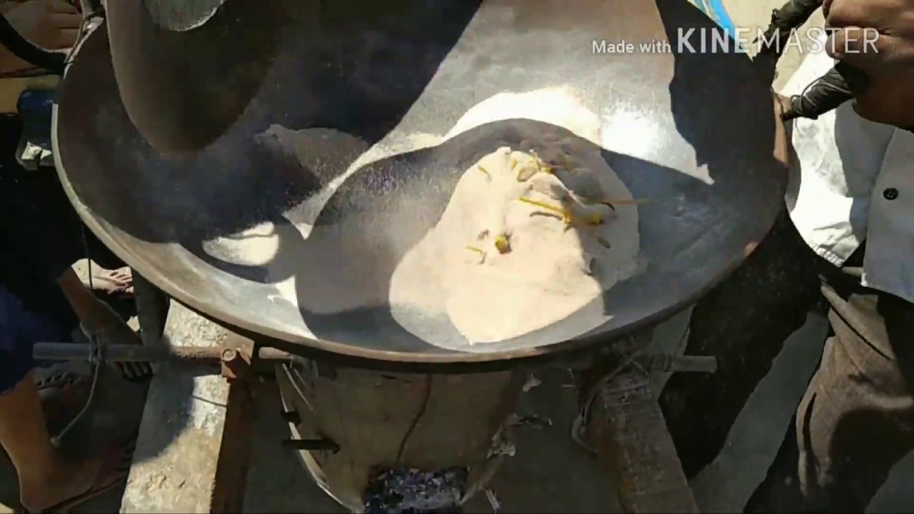 Frying of snacks in a sand