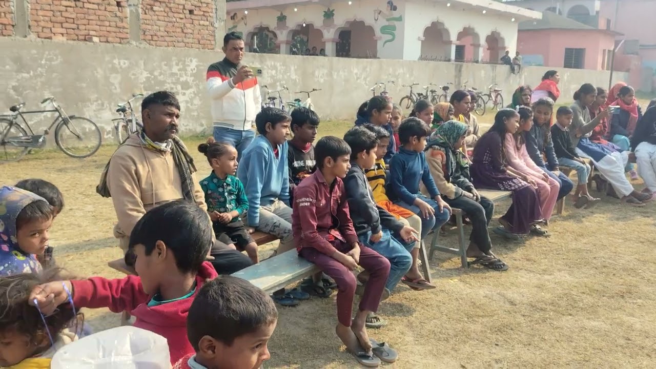 RNHS विद्यालय में फाइलेरिया रोग के बारे में जागरूक करते हुए बच्चों द्वारा नुक्कड़ नाटक का प्रस्तुति 