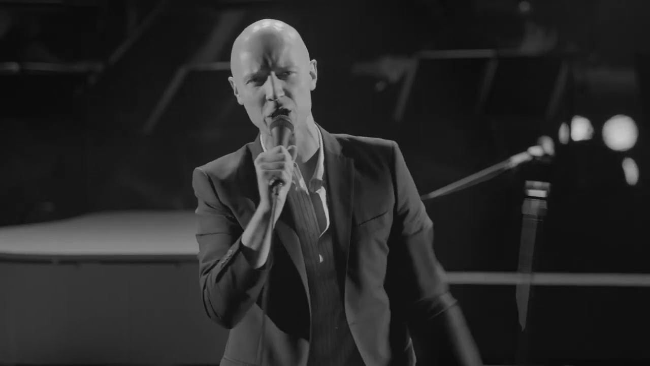 Sivert Høyem - The Boss Bossa Nova (Live at Acropolis)